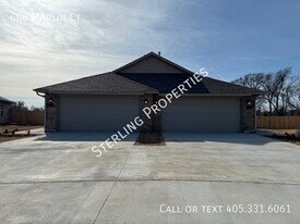 606 Marlin Ct in Chickasha, OK - Building Photo
