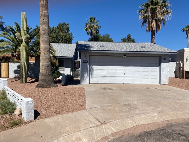 450 S Olmo Cir