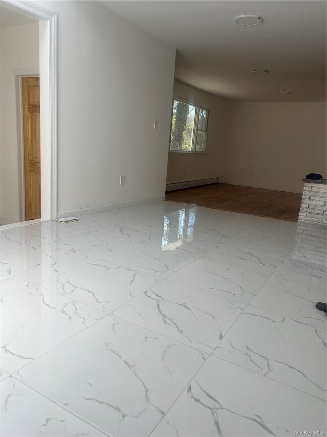 90 Quaker Path in Stony Brook, NY - Building Photo - Building Photo