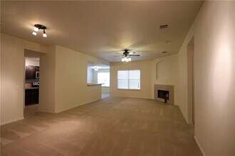 125 Camelia Pkwy in Kyle, TX - Building Photo - Building Photo