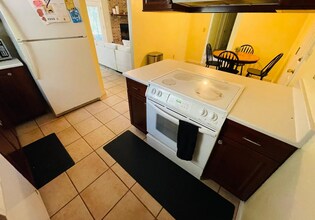 240 SE Sandia Way in Lake City, FL - Building Photo - Building Photo