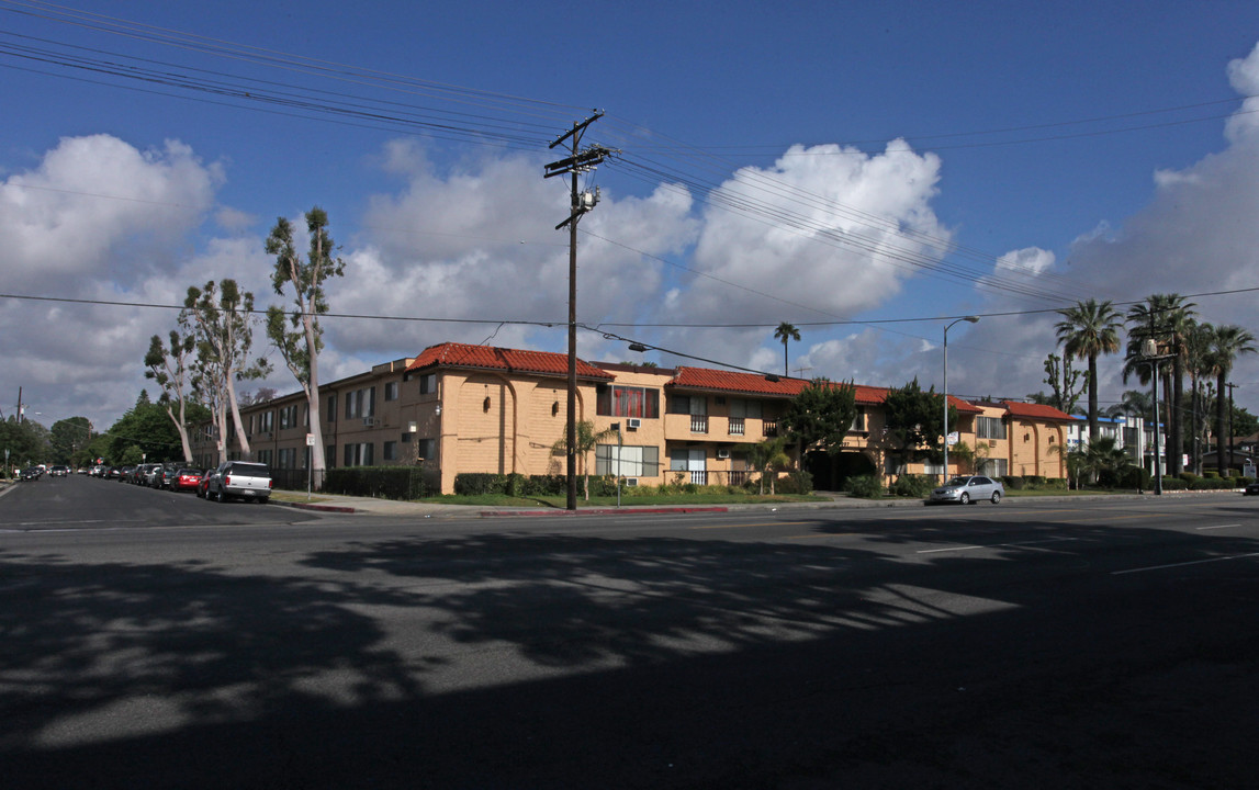 Sepulveda Garden Apartments in Van Nuys, CA - Foto de edificio