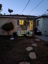 1422 Ocean Park Blvd, Unit B in Santa Monica, CA - Building Photo - Building Photo