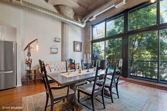 1934 N Washtenaw Ave, Unit 218 in Chicago, IL - Building Photo - Building Photo