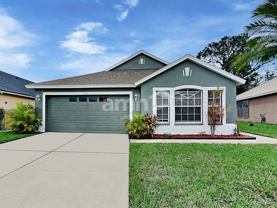 6611 Summer Cove Dr in Riverview, FL - Building Photo