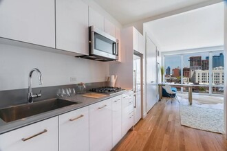 2222 Jackson Ave in Queens, NY - Building Photo - Building Photo