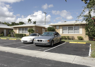 347 SW 15th St in Pompano Beach, FL - Building Photo - Building Photo