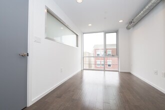 1442 N 7th St, Unit 2 in Philadelphia, PA - Building Photo - Building Photo