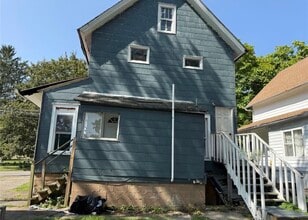 127 Burbank Ave in Johnson City, NY - Building Photo - Building Photo