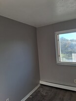 1885 Taylor Rd in East Cleveland, OH - Building Photo