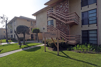 B09--2126-50 S OAK / 867-89 W 23rd in Los Angeles, CA - Foto de edificio - Building Photo