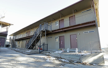 Colony West Apartments in Wichita, KS - Building Photo - Building Photo