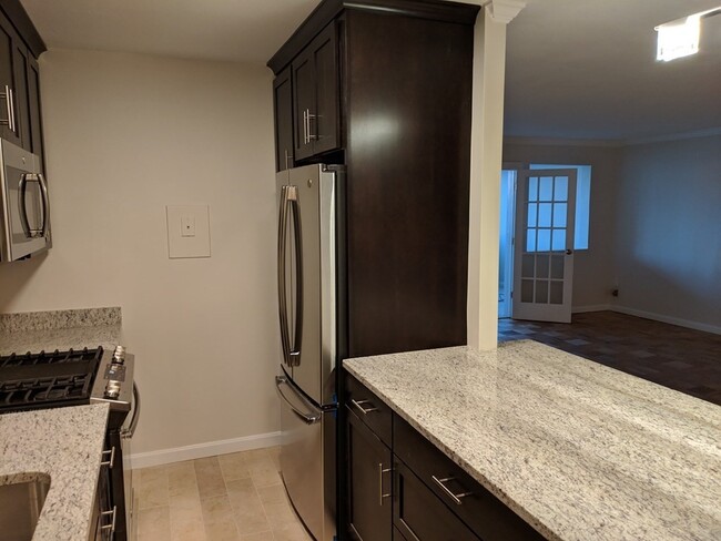 6 Whittier Pl in Boston, MA - Building Photo - Building Photo