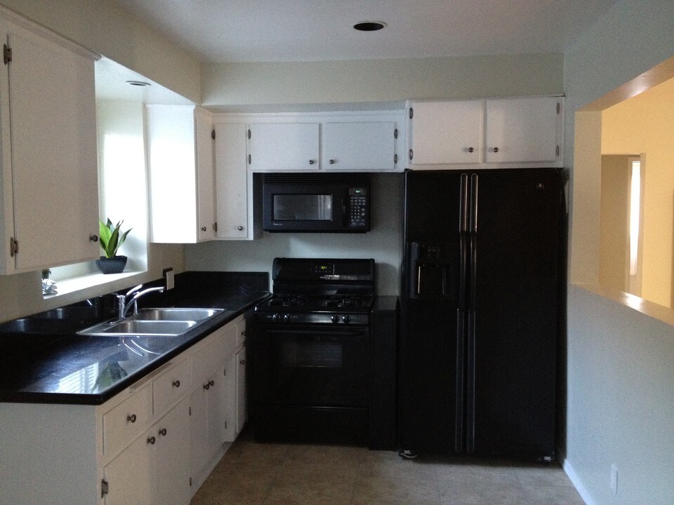 11946 Oxford Ave in Hawthorne, CA - Building Photo