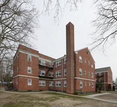 Maple Tree Apartments in Patchogue, NY - Building Photo - Building Photo