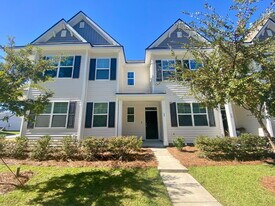 68 Slater St in Bluffton, SC - Building Photo