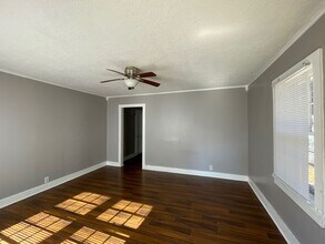 2104-2106 McAllister St in Milan, TN - Foto de edificio - Building Photo