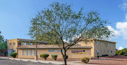 Casa Bonita Apartments in Tucson, AZ - Building Photo - Building Photo