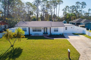 553 Peacock Rd in Daytona Beach, FL - Building Photo