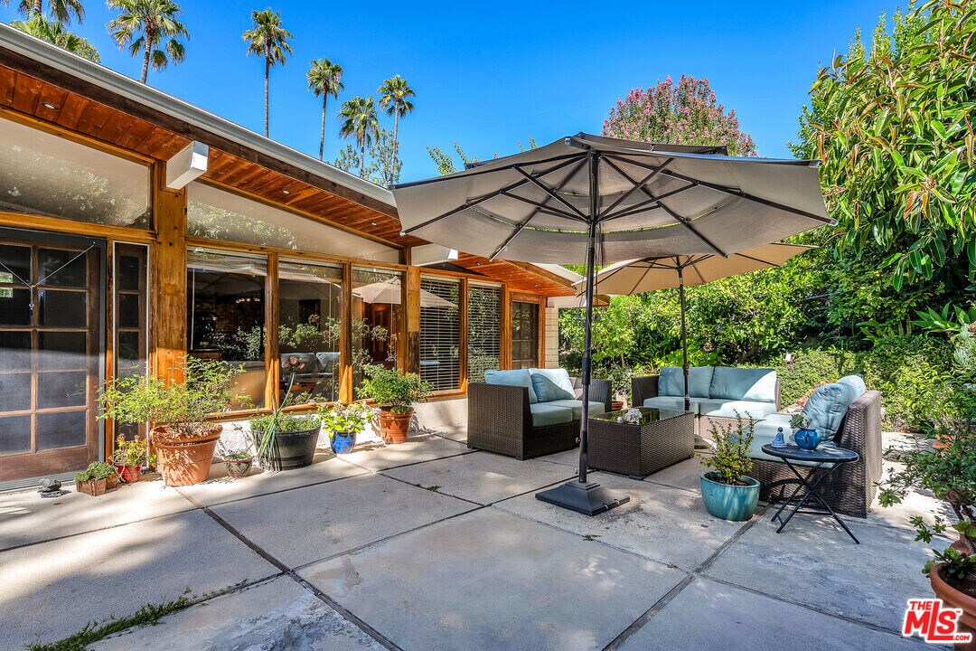 3447 Vista Haven Rd in Los Angeles, CA - Building Photo