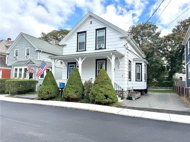 7 Congdon Ave