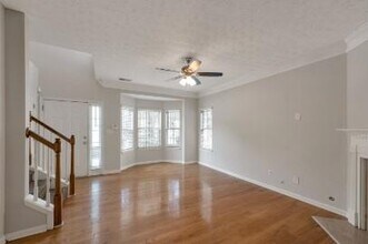 5450 Hampton Ct in Atlanta, GA - Building Photo - Building Photo