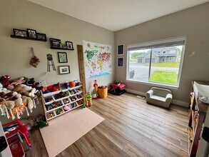 11882 E Pella Cir in Palmer, AK - Building Photo - Building Photo