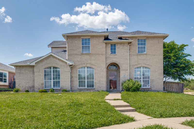 2401 Redfield Dr in Mesquite, TX - Building Photo