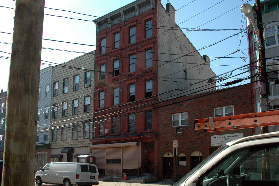 314 Monroe St in Hoboken, NJ - Foto de edificio