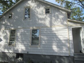 14 Elm St in Bedford, OH - Building Photo - Building Photo
