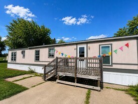 2552 Smith Ave in Marshalltown, IA - Building Photo