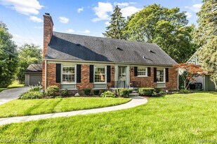 999 Norfolk St in Birmingham, MI - Building Photo