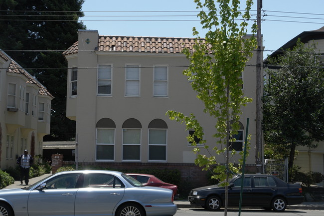 3933-3939 Webster St in Oakland, CA - Building Photo - Building Photo