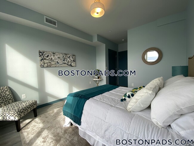 1 Newcomb St in Boston, MA - Building Photo - Building Photo