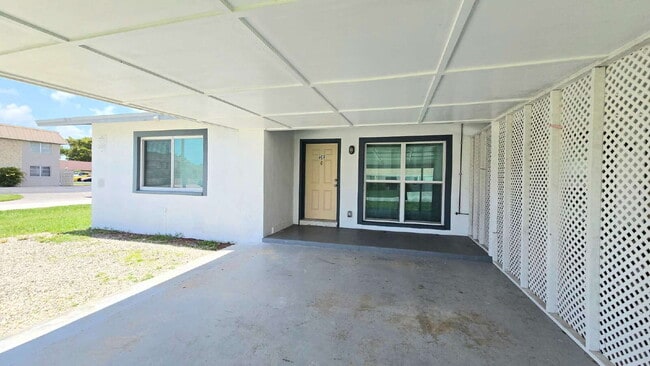 603 SE 46th Ter in Cape Coral, FL - Building Photo - Building Photo