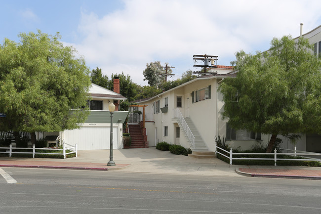 10821-10829 Massachusetts Ave in Los Angeles, CA - Building Photo - Primary Photo