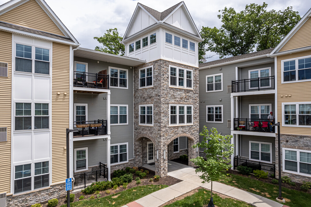 275 Ridge Road in Wethersfield, CT - Building Photo