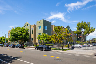 Borregas Court Apartments in Sunnyvale, CA - Building Photo - Building Photo