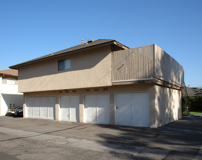 2602 W Orion Ave in Santa Ana, CA - Building Photo - Building Photo