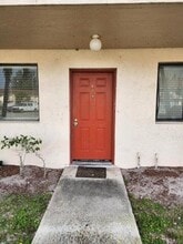 700 Nottingham Cir-Unit -B in Greenacres, FL - Foto de edificio - Building Photo