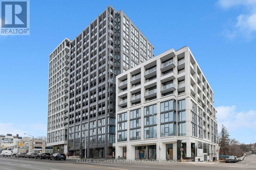 2020-2020 Bathurst St in Toronto, ON - Building Photo