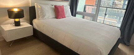 1170 Rue Saint-Antoine O in Montréal, QC - Building Photo - Building Photo