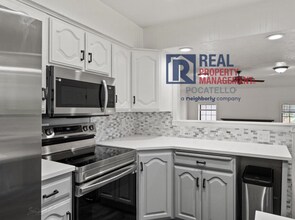 33 Temple Ave in Pocatello, ID - Building Photo - Building Photo