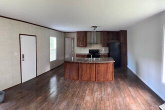 85 Short St in Candler, NC - Building Photo - Building Photo