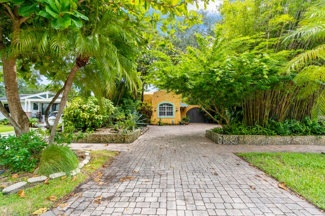 property at 614 SE 5th Ct