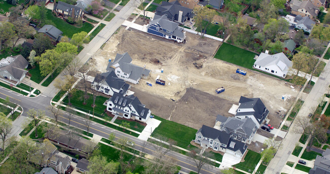 Longfellow on Prarie in Downers Grove, IL - Building Photo - Building Photo