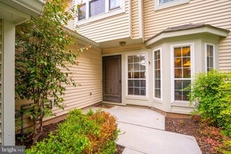 3 Towpath Ct in Princeton, NJ - Building Photo - Building Photo