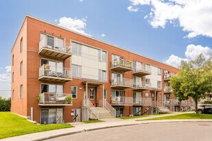 7012 27E Av in Montréal, QC - Building Photo