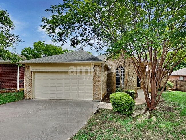 property at 3853 Kirby Dr