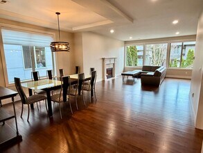 13212 42nd Ave NE in Seattle, WA - Building Photo - Building Photo